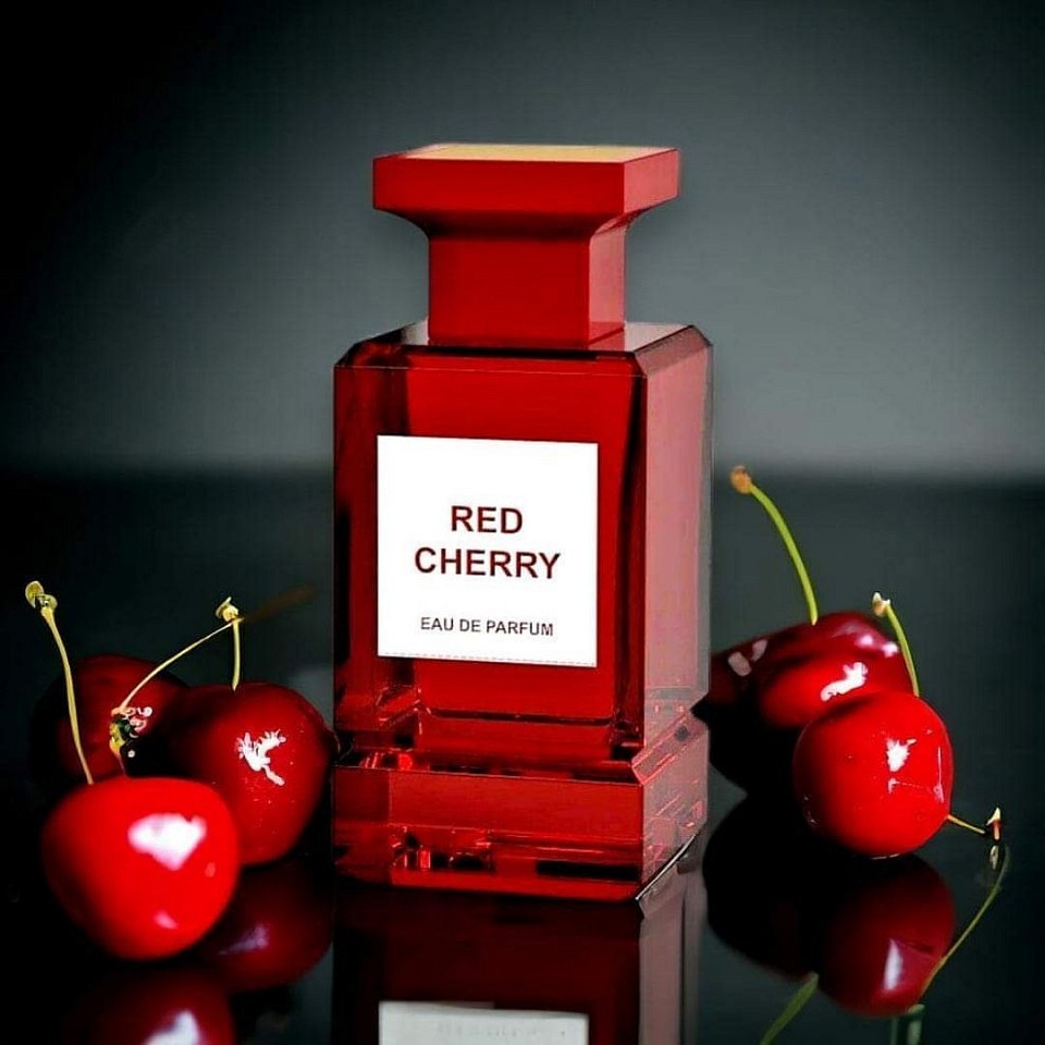 LADIES AND GENTS✅️  HEAD NOTES Bitter Almond, Black Cherry  HEART NOTES Sour Cherry, Plum, Turkish Rose, Jasmine,Sambac  BASE NOTES Cinnamon, Benzoin, Sandalwood, Cloves,Cedar, Patchouli, Vetiver,Tonka Bean,Vanilla, Peru Balsam  ⭐️⭐️⭐️⭐️⭐️R450